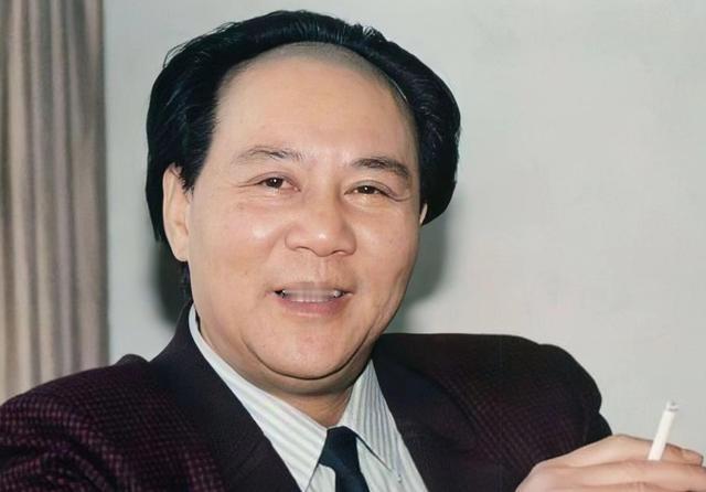 1984年，刘思齐碰到古月的时候，指着毛主席亲笔写的信说：古月，你看看这抬头。