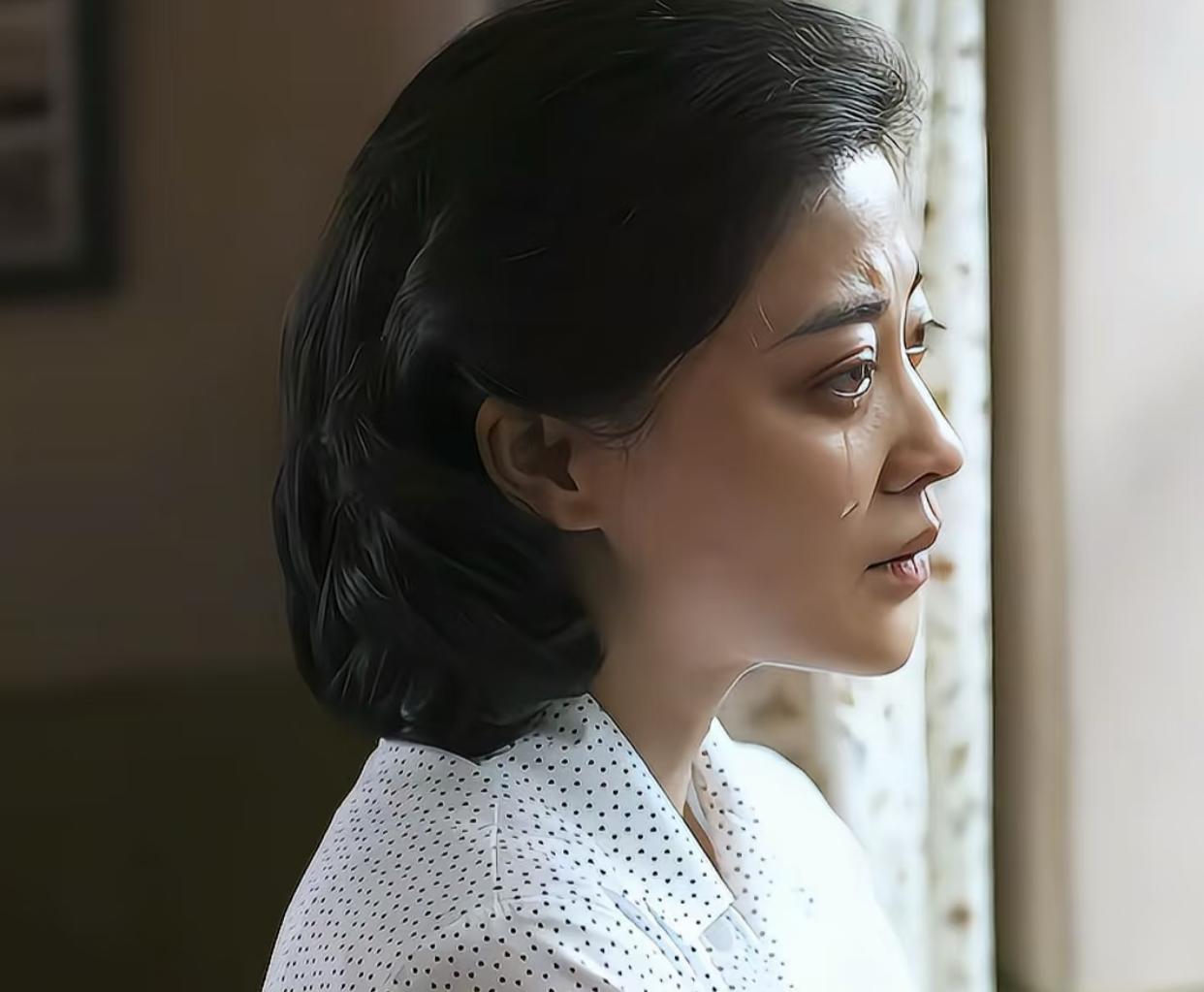 其实安杰也不是不憋屈，电视剧里美化了很多原著更贴现实，她有过一次歇斯底里的控