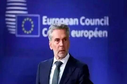 聊以色列，别老扯美国了。说个扎心的事儿：人家的间谍，可能已经在你对手的客厅里，