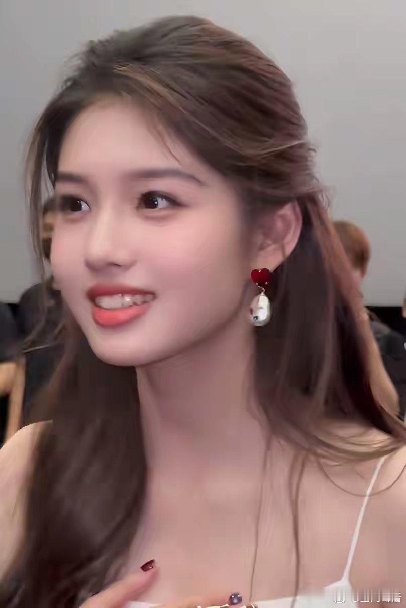 童星艾米简直是从小美到大，现在就是放大版