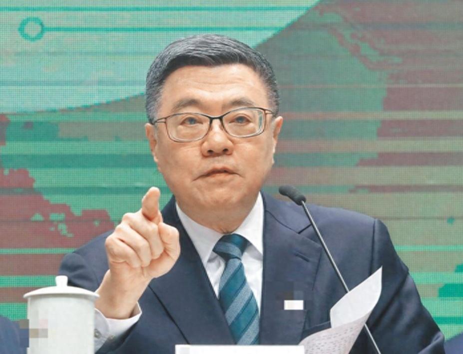 台湾省台独当局行政机构负责人卓荣泰10月28日，在接受质询时说，只要不设前提，不