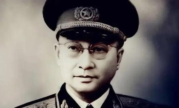 1955年，大授衔时，毛主席对陈赓说：怎么样？跟我干比跟蒋委员长干有出息吧？陈赓