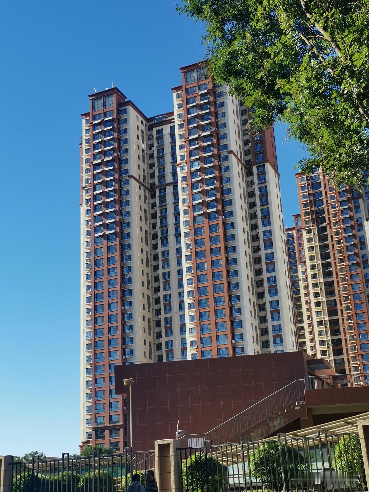 楼市看点：房子抓紧卖，还是放一放？要是着急卖，就要有亏钱出手的心理准备，不要指