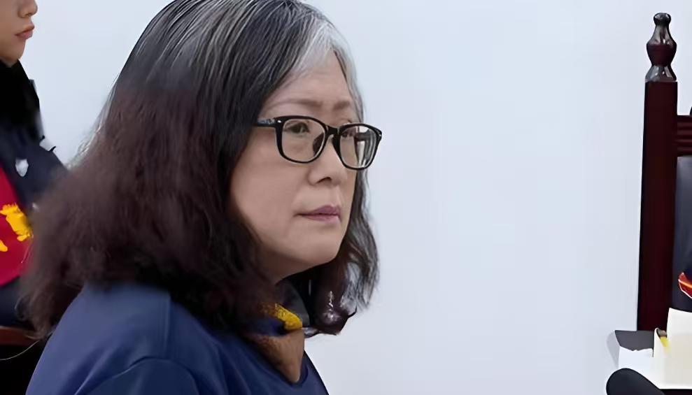 孙小果一个被判了死刑的人，最后竟然活着出来了，还改了名字继续在昆明开夜店、放高利