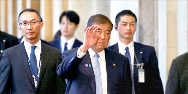 石破茂决定打破惯例，30年来第一次，中国等不到，日本迟来的道歉东京永田町的首相