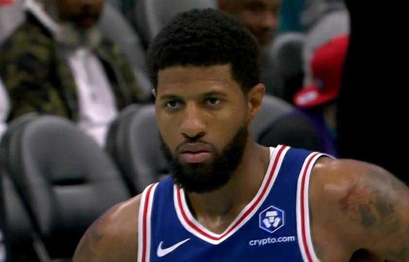 保罗乔治，确实值5000万……费城三巨头狂飙81分，客场击溃5连胜的黄蜂，这