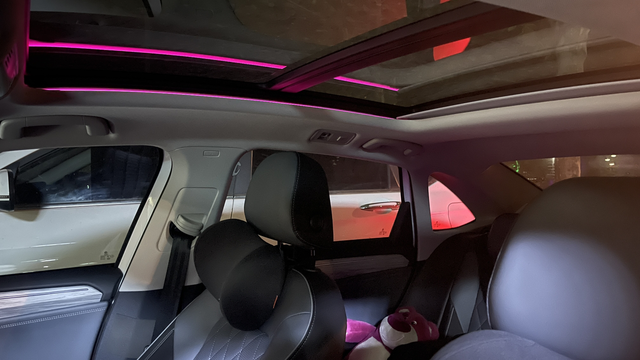 23速腾1.5T卓越自己加装氛围灯看了看网上有卖配件的，不贵，也问了改装店，动