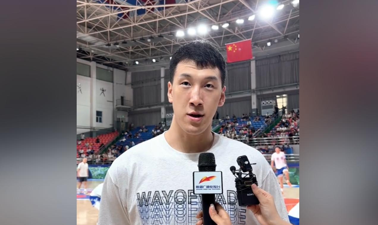 杜润旺咎由自取！杜润旺凭借着一顿骚操作，直接被广东男篮定义为吃里扒外的反骨仔