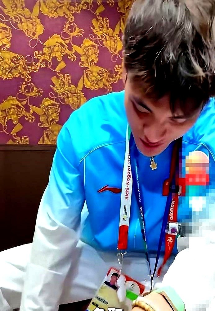 50万欧元的留洋合同摆在桌上，门将李昊看都没多看，直接把笔推了回去。转头他就在上海申花的转会合同上签