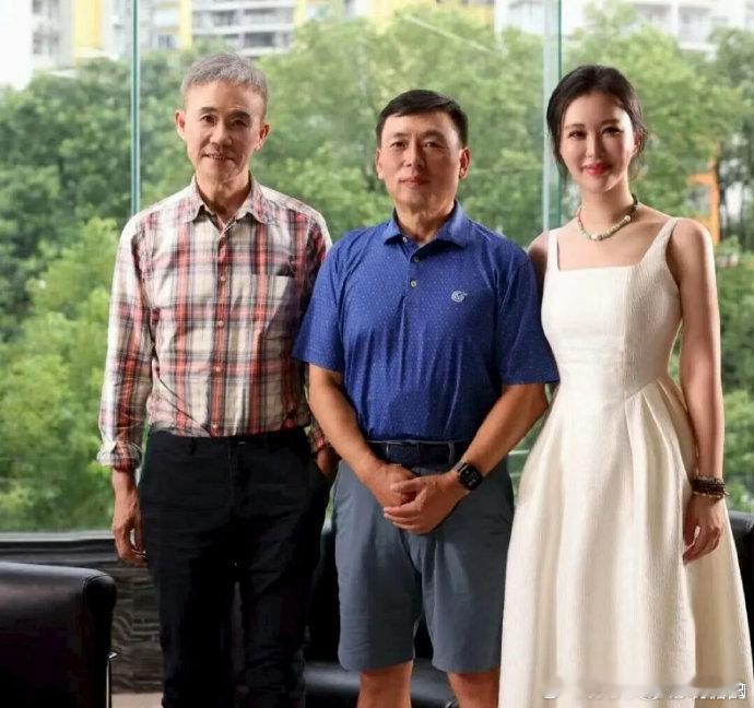 印象中段永平十几年前是聊过万科的，他还看好过，只不过之后他果断去买了苹果。。。