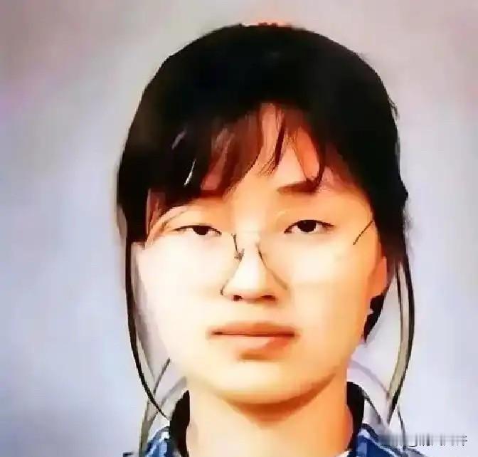 青岛姑娘林书禾考编落榜，调档时才发现她是烈士子女，二等功勋章就在档案里。问她为啥