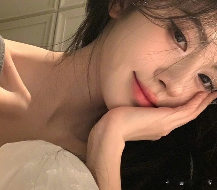 经纪公司曝光明星的收入，这收入令人大吃一惊啊！经纪公司曝光女明星鞠婧祎的收入