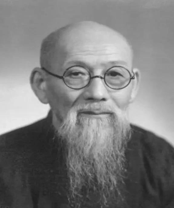 1931年，张难先辞去浙江省主席职务，走水路回湖北沔阳老家。船将入湖北界，水面突