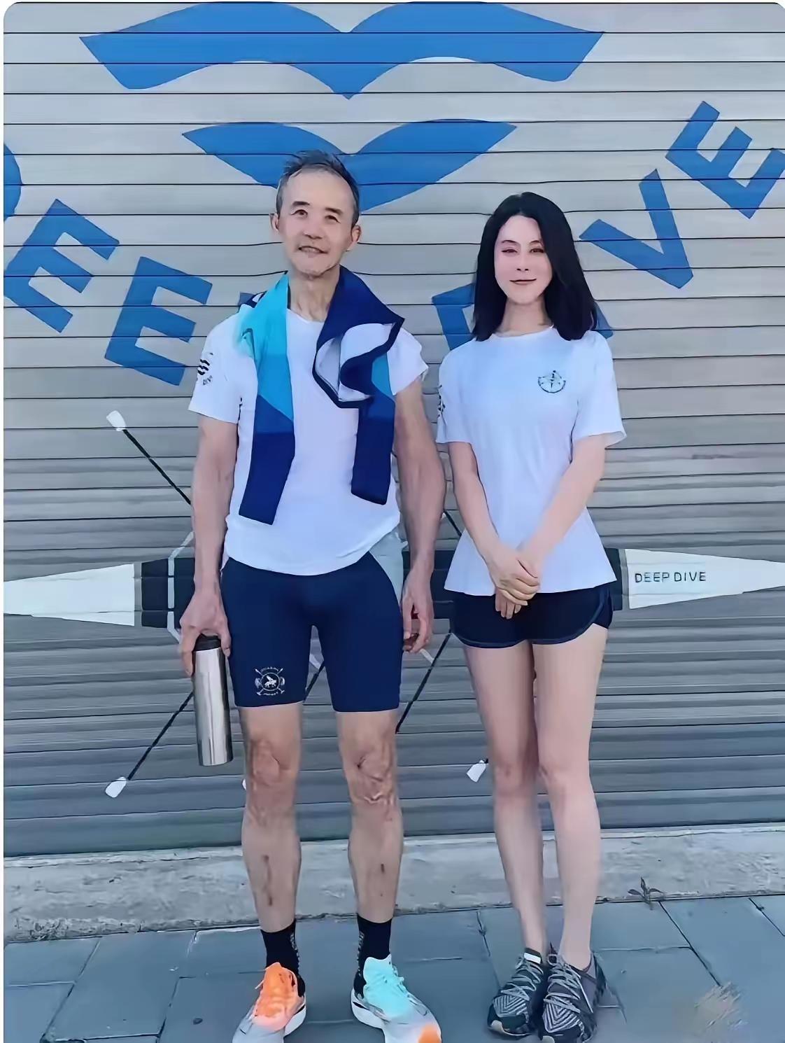 细节不会说谎！田朴珺发声没有和王石离婚，王石表态和田朴珺的婚姻关系还在，但是两个