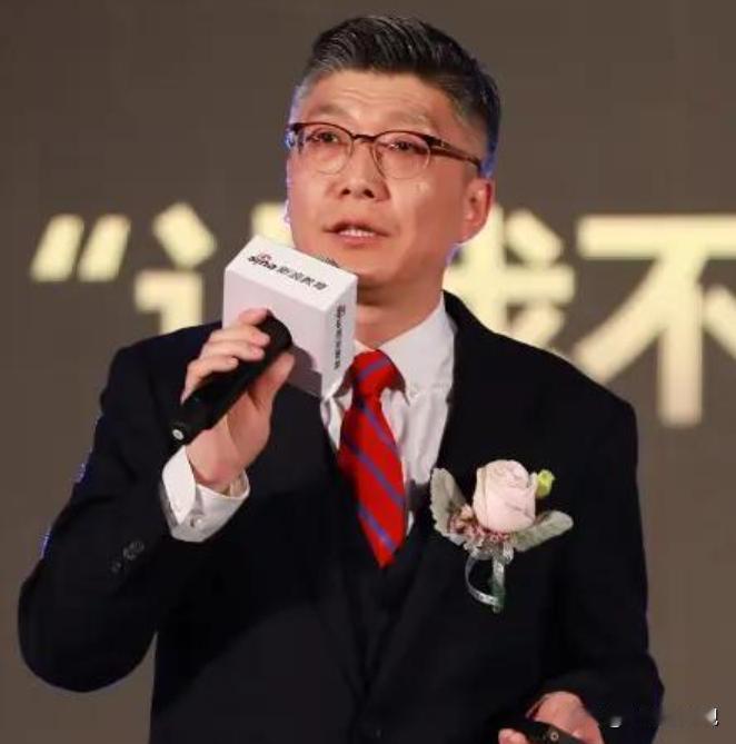2016年，北大研究院院长秦春华前往上海进行学生面试，在连续一上午面试了十位顶尖