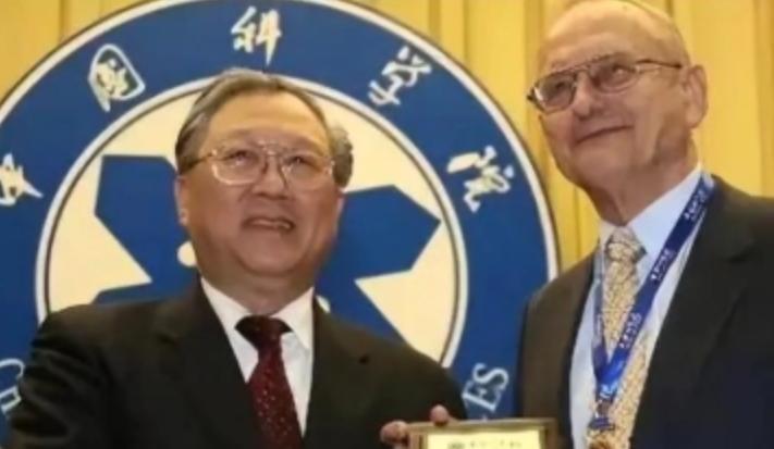 “美国不需要你，有能耐你去中国啊！”2016年，一名美国专家被军方排挤，他一怒