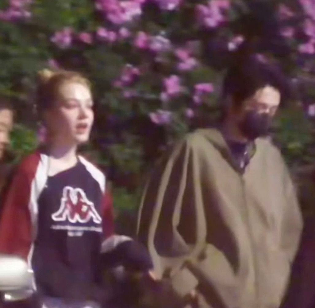 李兰迪张新成所以男方这次身边的女生是朋友吗？ct里面都在说是女友，张新成李兰迪