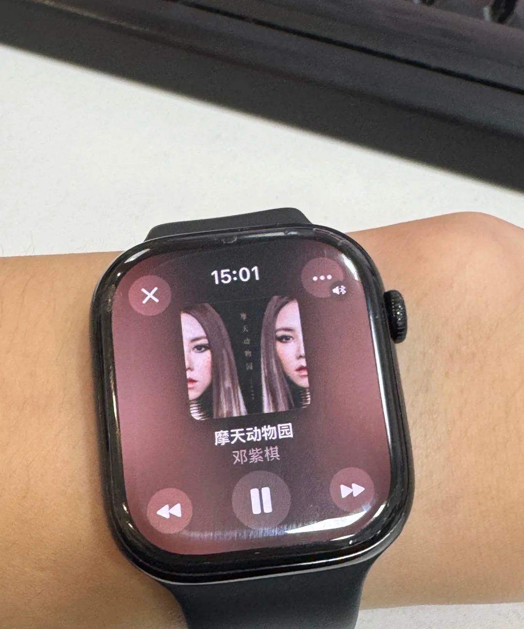 applewatchS10怎么充电这么慢据说这代国行版充电功率被砍了一刀，