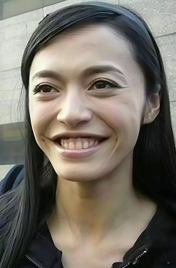 人靠衣裳，佛靠金装，姚晨这素颜好吓人！