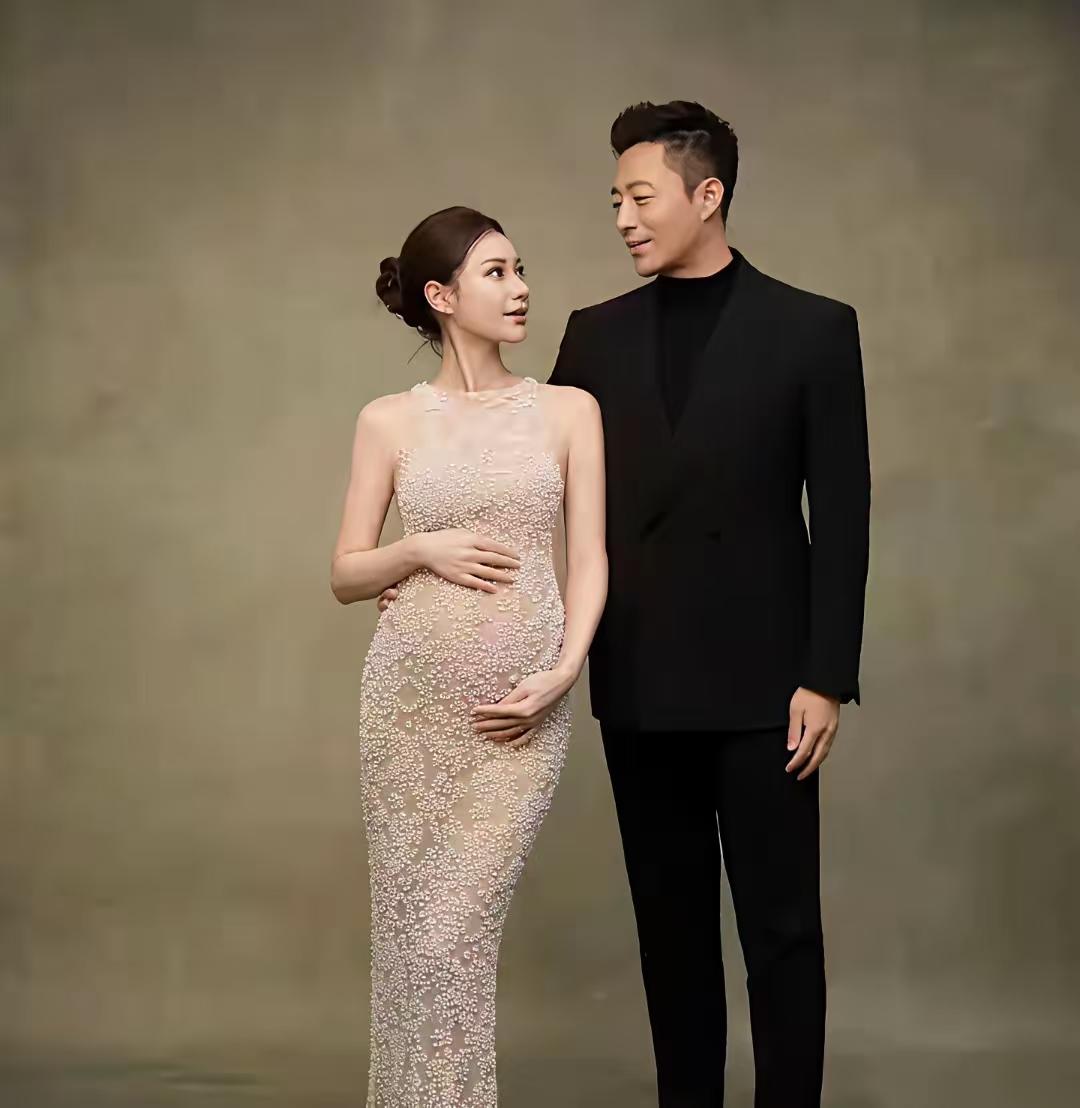 以前让王思聪指着鼻子骂，屁都不敢放，就对妈不好，对不养他的爸到挺好，这种人就是虎