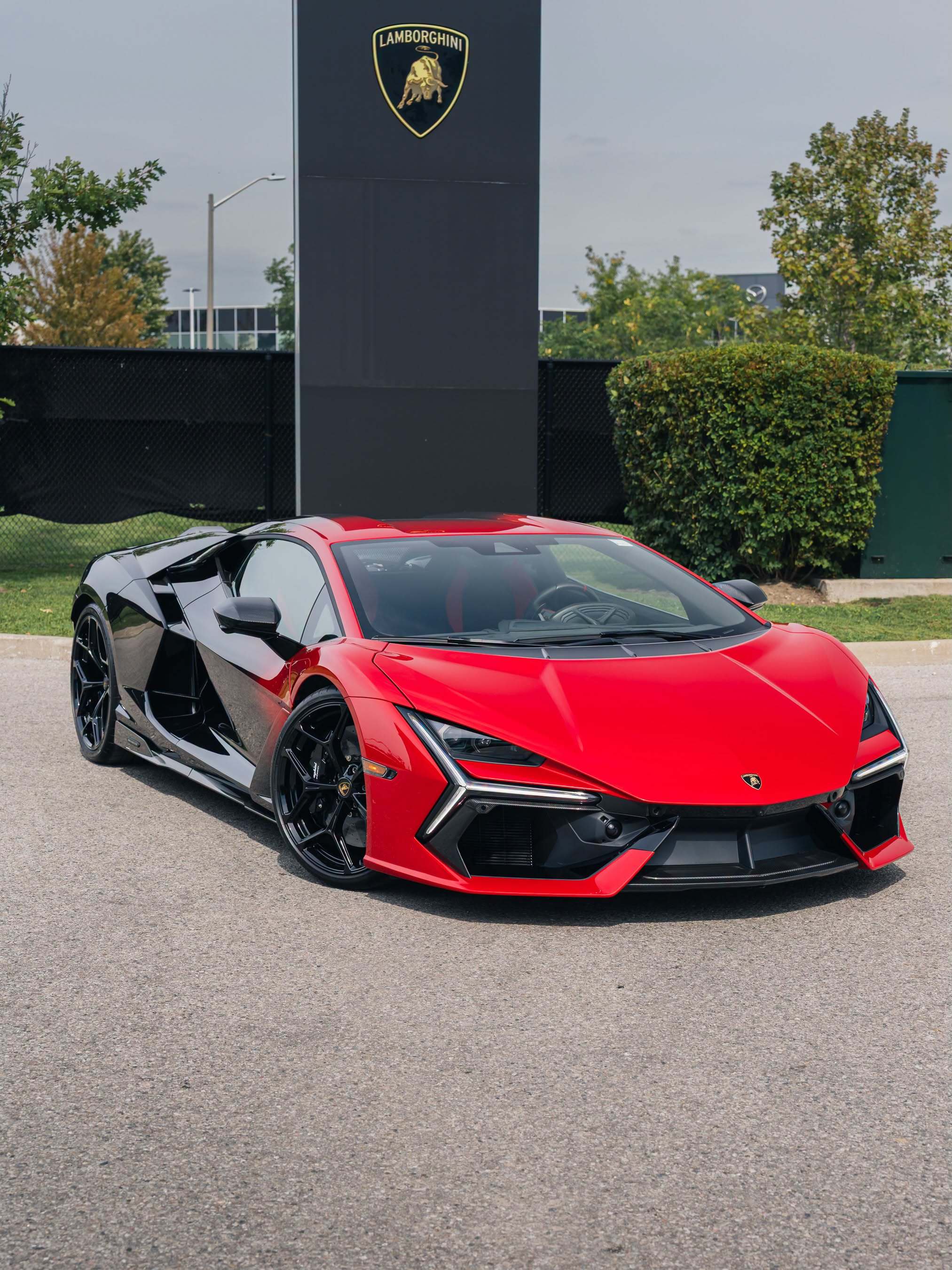 LamborghiniRevuelto#兰博基尼##兰博基尼revuelto#红黑渐变色！这台AdP
