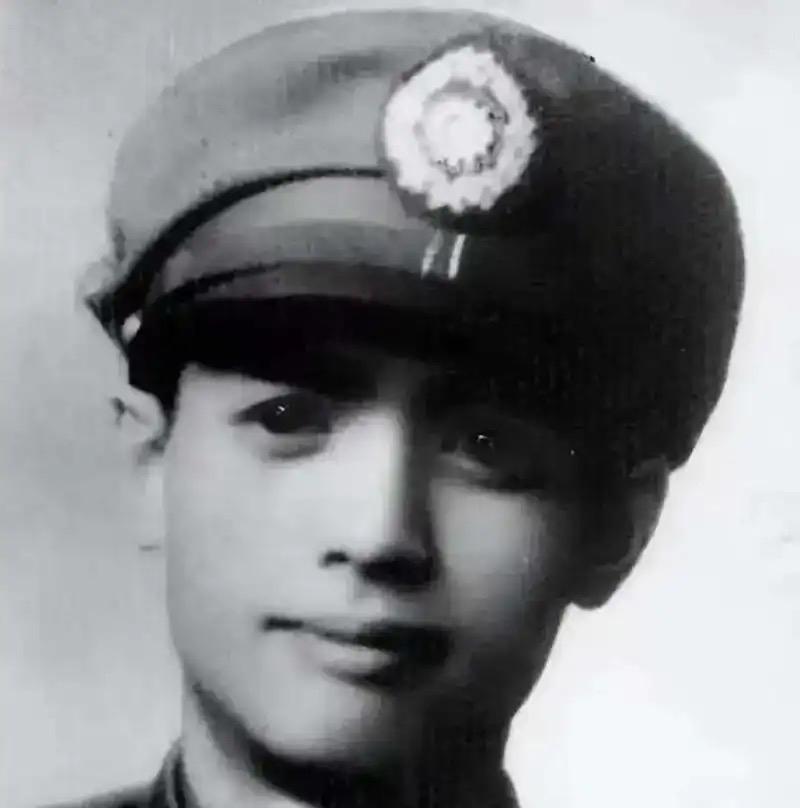 独子被蒋介石下令枪决，他闭门绝食三天，撕碎赴台机票率部起义1949年11月底