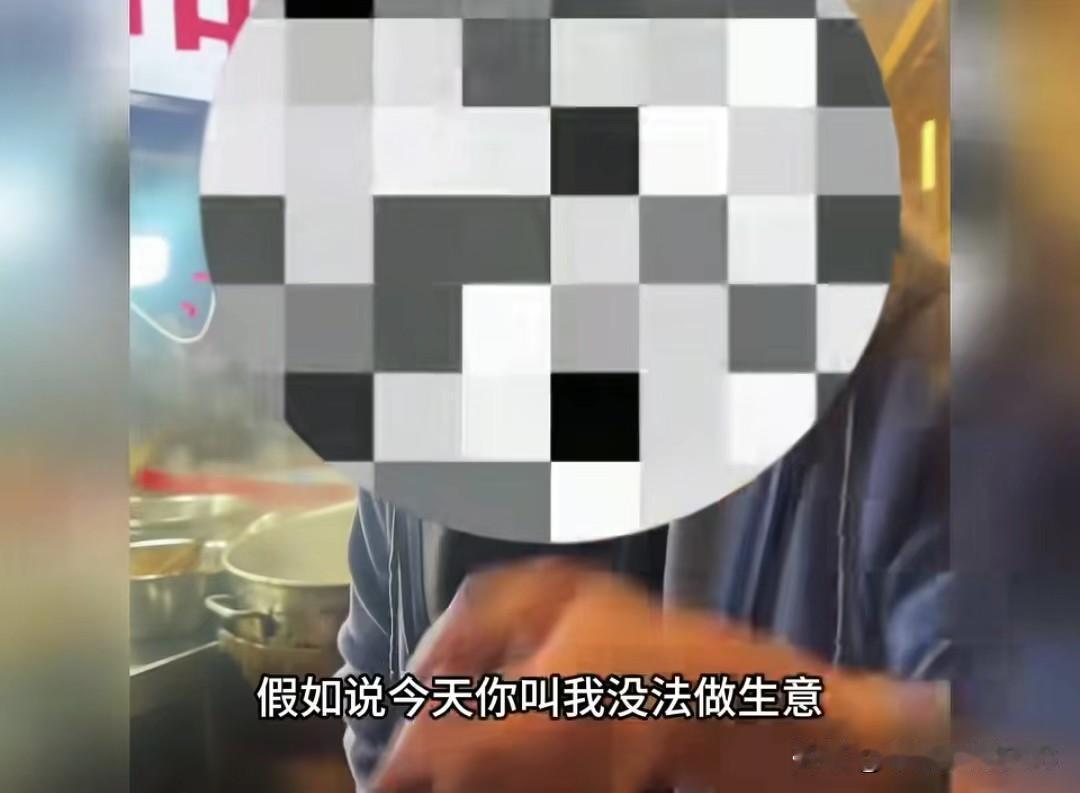 成都春熙路串串店恶心操作，老板回收剩锅底还威胁游客，结局大快人心有博主去成