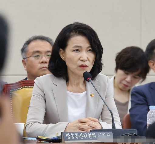 韩国总统李在明8日在国务会议上发出严厉警告，总统室发言人姜由桢在记者会上表示，