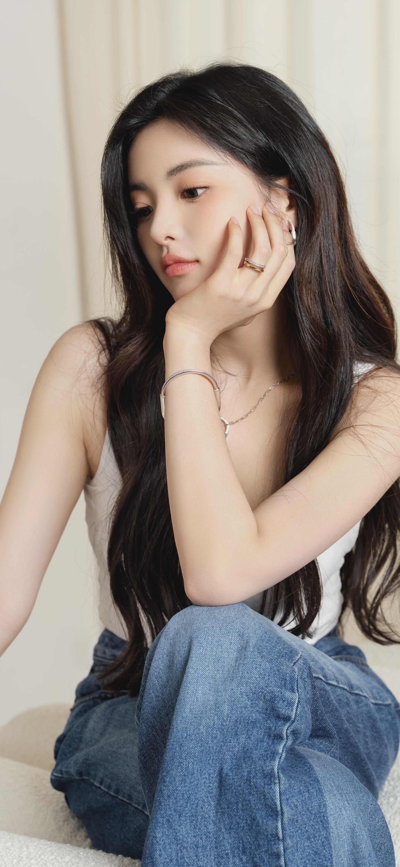 美女壁纸-第6058期-杨超越