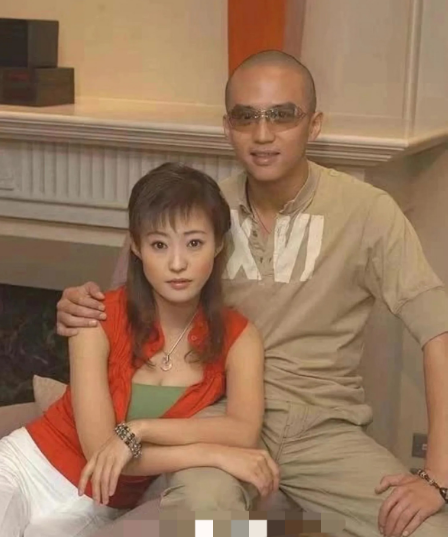 我似乎理解邓超与郝蕾分手的原因了并非郝蕾不够漂亮也不是郝蕾为艺术献身了，而是
