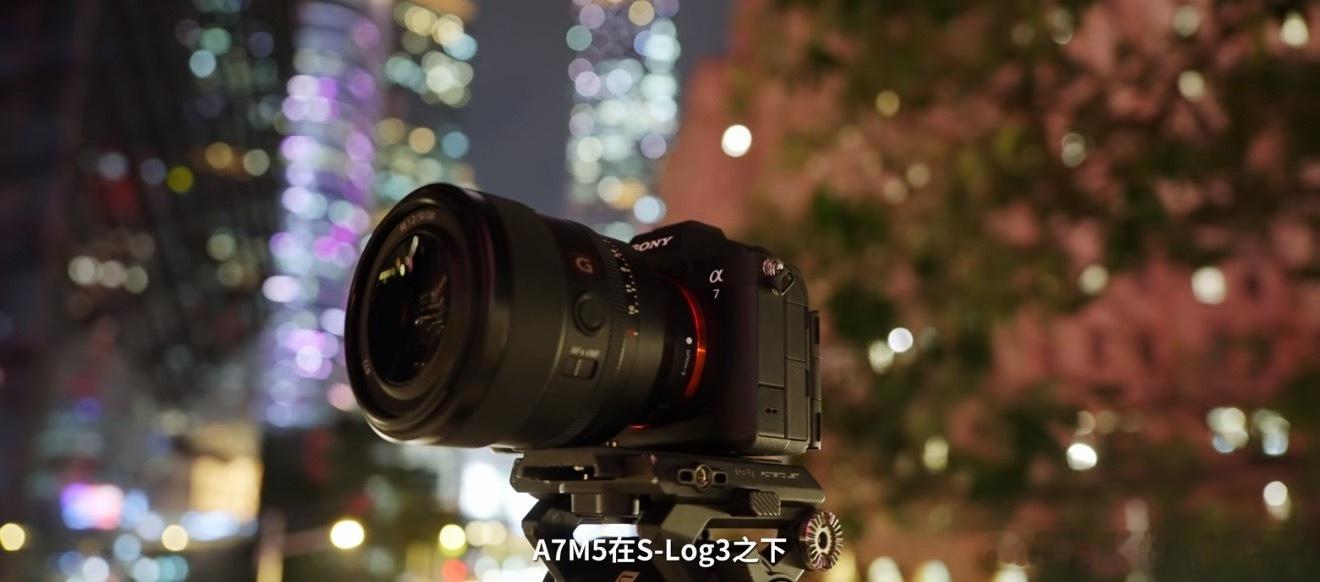 看了影视飓风关于索尼A7M5的评测，升级还是挺大的，用上了新的CMOS，4K60