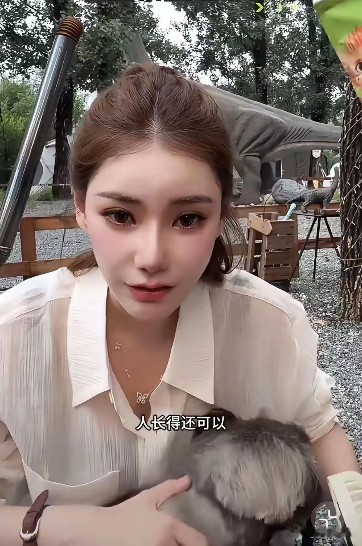兰姐为什么对小梅那么满意，还称为闺女。她到底是怎么了，小梅做了什么事情，让她如此