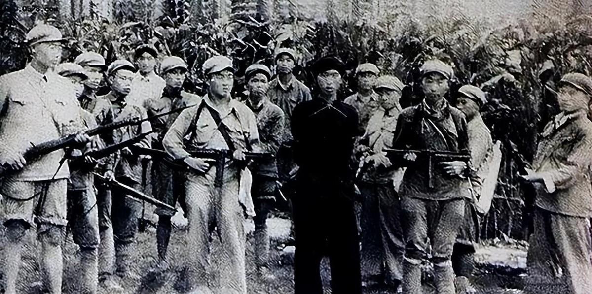 湘西最后一任恶匪覃国卿如何走上绝路，落下伏法结局背后的故事！1965年3月24