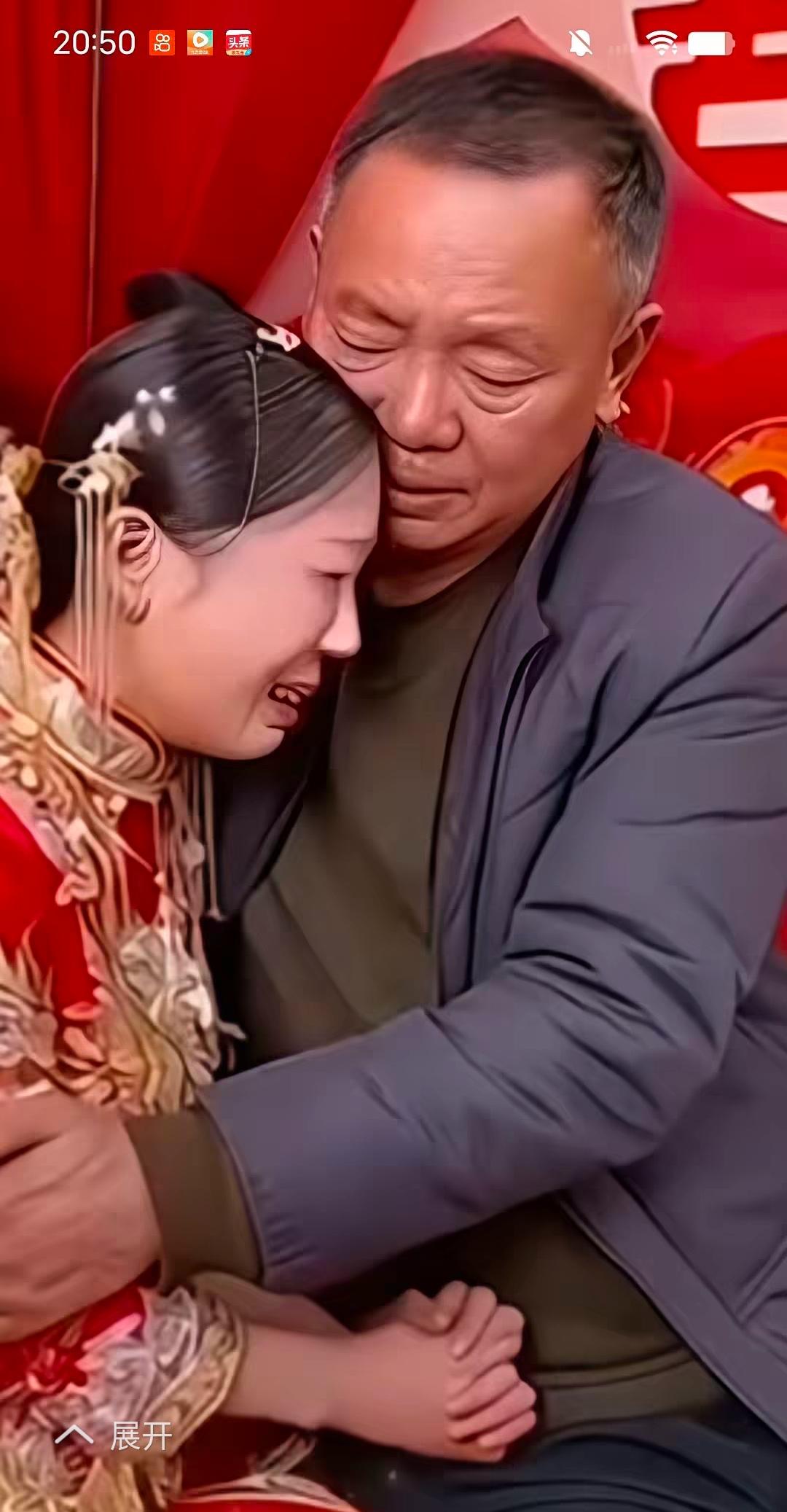 后悔了吧？女儿听信父的话，结婚当天给男方在要10万，说是给父母的养老钱，不给不结