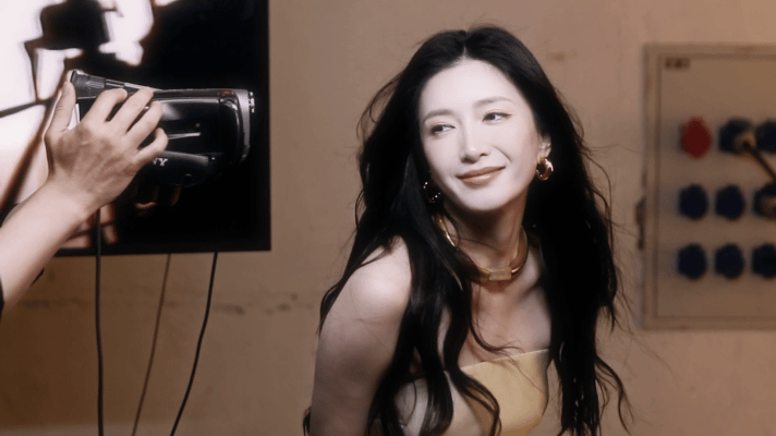 被江疏影的姐感蛊到了彻底被江疏影的姐感征服！柔美与强势并存，优雅中带着锋芒，没