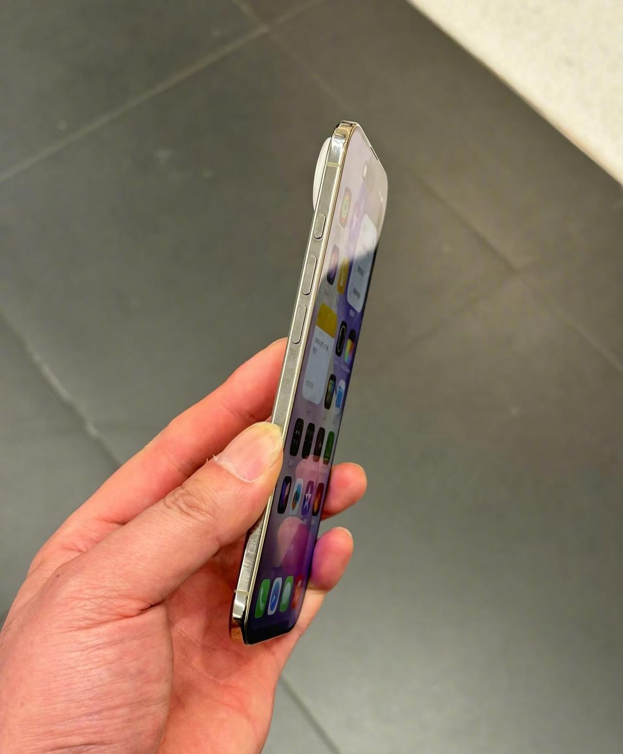 降价3000的17air还是可以看看的，颜值高iPhone17Ai