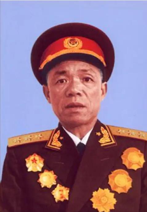 1935年甘肃，参谋长为泄私愤故意拖延全军2小时，马家军骑兵杀到，若非悍将韩先楚