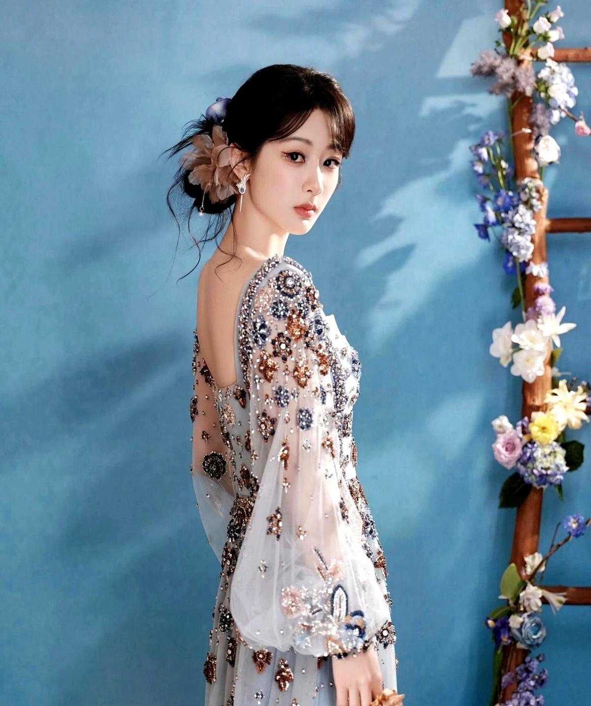 杨紫七年没恋爱？狗仔刘大锤都认证了！这姐真的绝了，刘大锤直播里直接曝，他团队