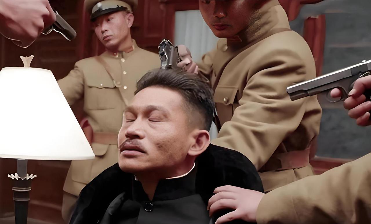 1929年1月，张学良带着30根金条、2万银元前去为杨宇霆的父亲贺寿，但却遭到冷