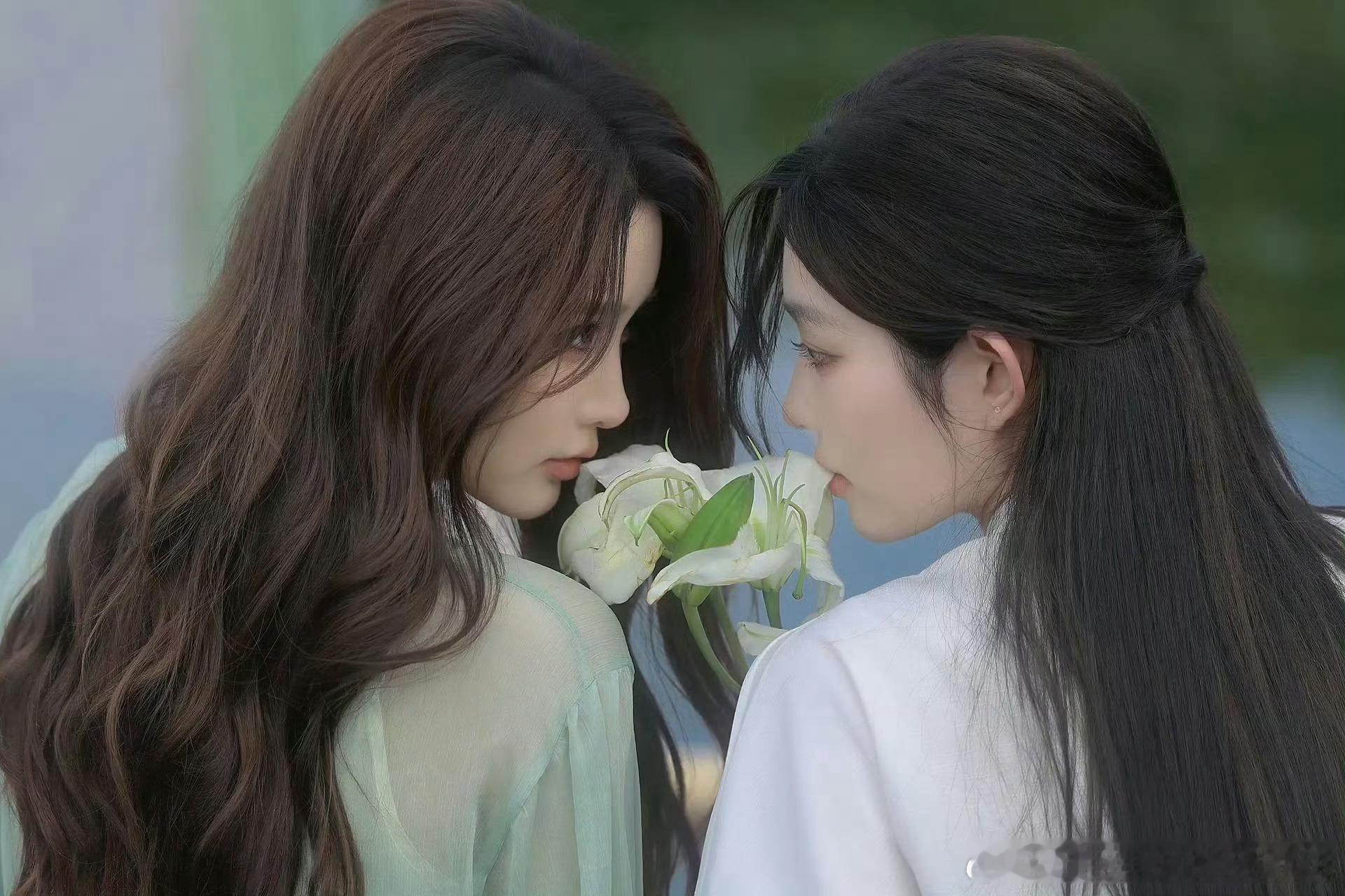 诗情画奕情人节营业，中间还是一束百合花