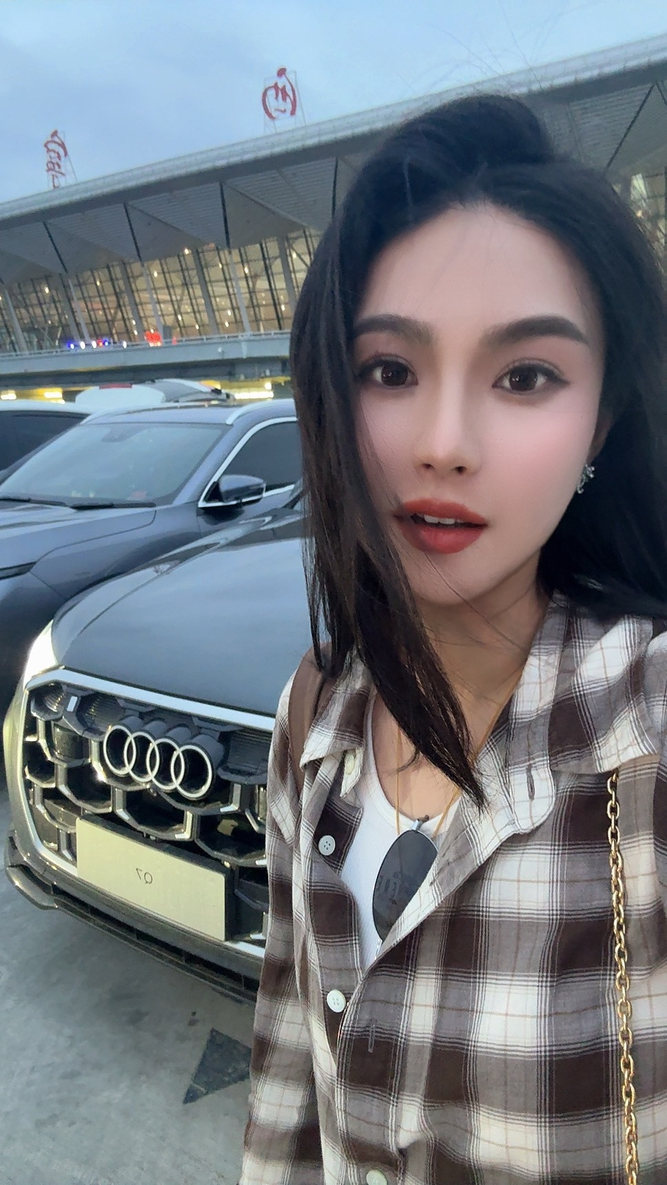 落地西宁啦！一下飞机直接降了十几度[笑着哭]整啥当地特色呢？朋友们告诉我！