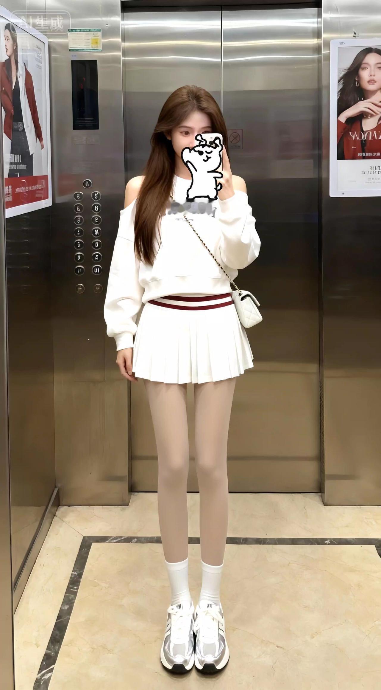 孤独，也要美美的。ootd穿搭每日穿搭分享百褶裙天猫双11才是真优惠