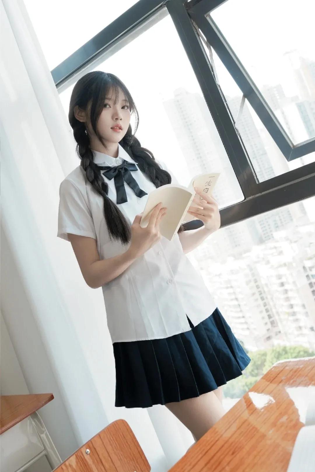 分享甜美小姐姐随手拍用光影定格校园里的温柔与鲜活瞬间分享你随手拍晒晒少女靓影