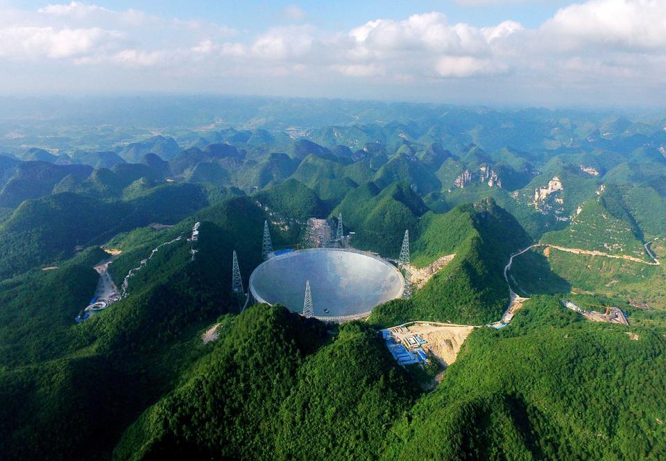 “中国天眼”又有重要新发现！我国天文团队借助其强大的观测能力，在银河系中发现了一