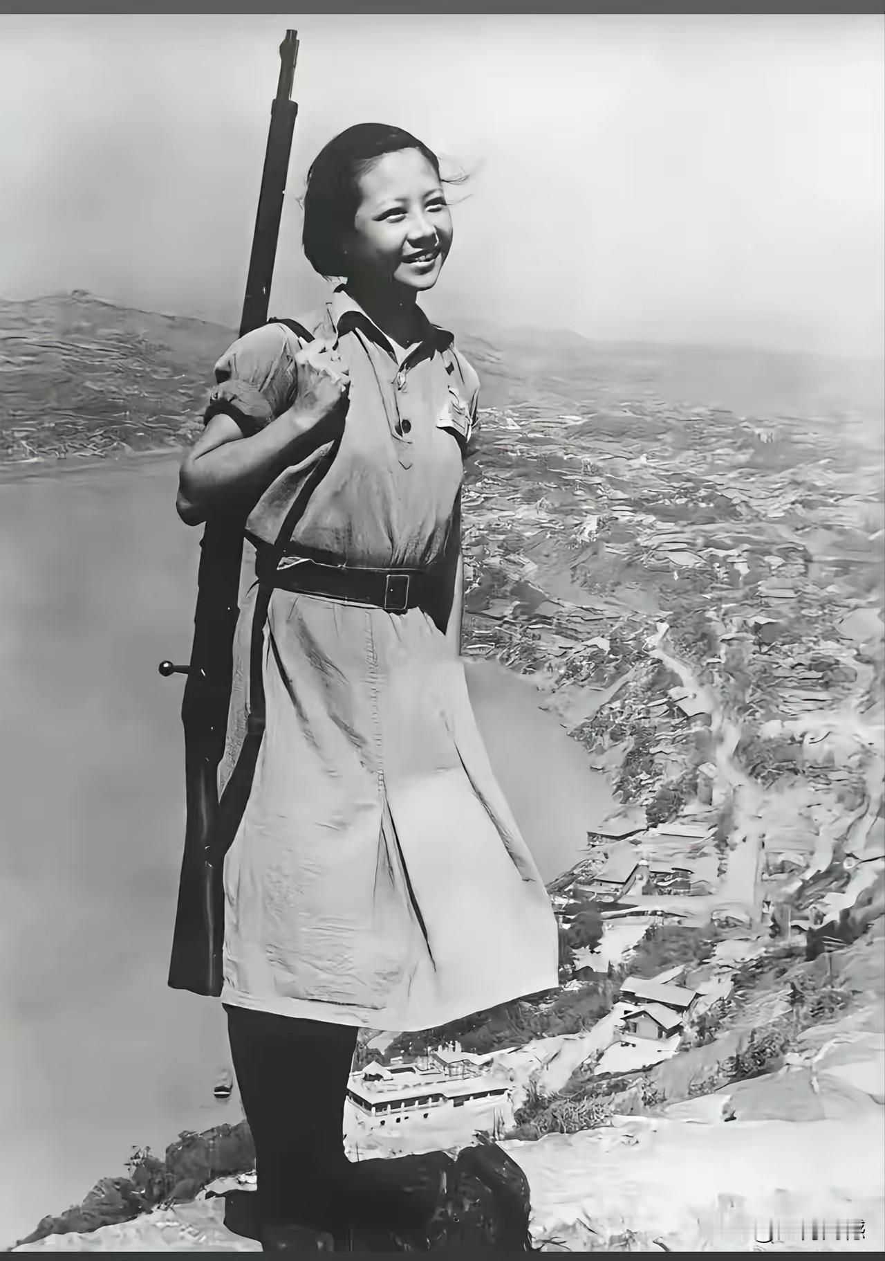 这张照片的确非常经典，这是抗战时期拍摄下来的，地点是在山城重庆，这女子长得非常的