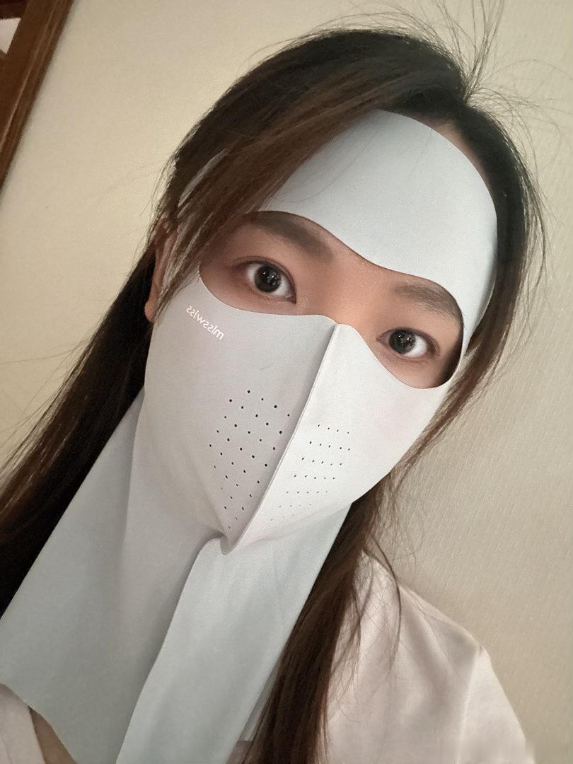 我不知道我这样算不算过度防晒。防晒面罩真香现场！一开始：什么鬼？现在：焊我脸上吧