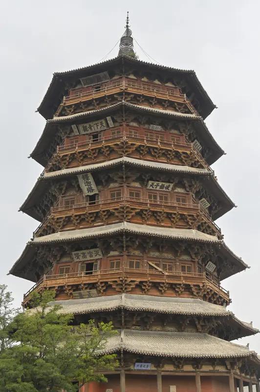 最近流传应县木塔要拆卸落地大修的消息，这妥妥是谣言啊！应县木塔那可是世界上现存最