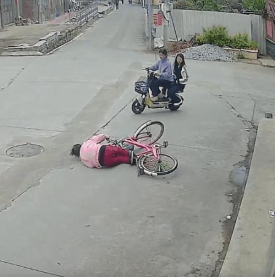 莆田那两个初中女生扶老人的事儿，这两天总算是有个结果了——原告撤诉了。消息一