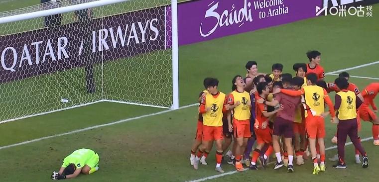 他们被骂了十年！4场1球未失！李昊扑出7个必进球，膝盖全是血...对手90分钟狂