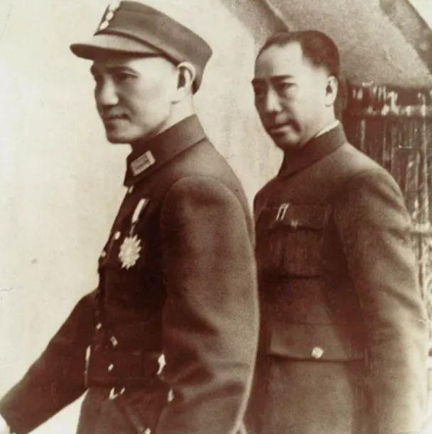 1942年，得知李开峰投敌后，戴笠一怒之下直接放话：“谁铲除李开峰就赏他20万大